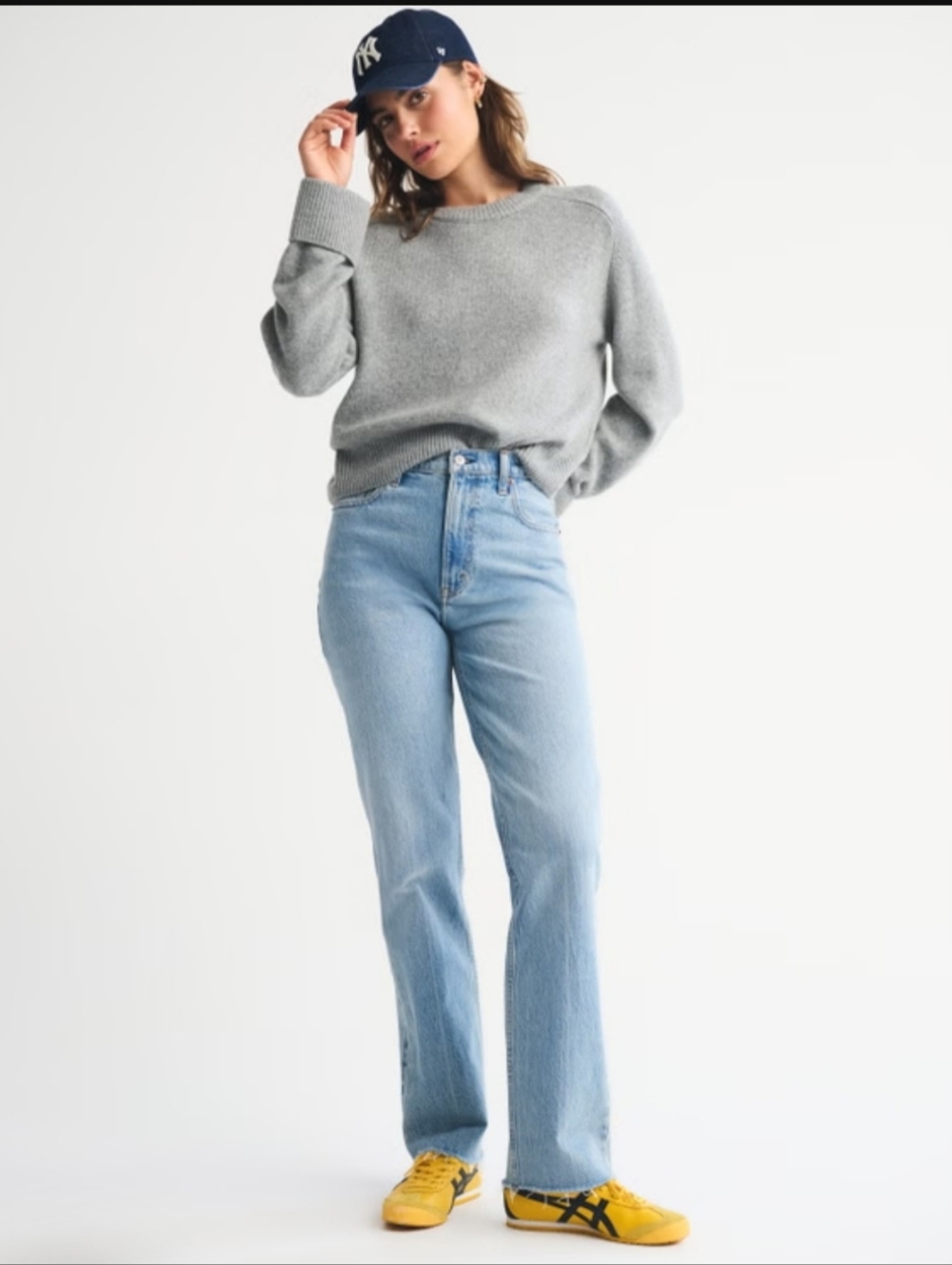 NWOT Abercrombie Ultra High Rise 90s Jean
